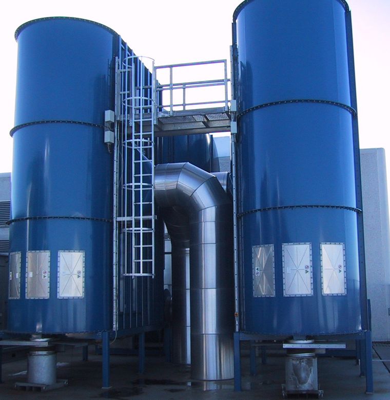 방산패널을 단 분진 사일로 설치 사례 (Image courtesy of IEP Technologies)
